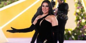 بـ «اللون الأسود».. سمية الخشاب تخطف الأنظار في Joy Awards - أرض المملكة