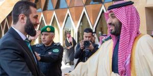 ولي العهد السعودي يستقبل أحمد الشرع في الرياض - أرض المملكة