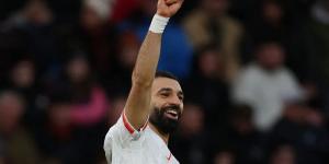 هل جدد محمد صلاح عقده مع ليفيربول في السر؟.. سلوت يجيب - أرض المملكة