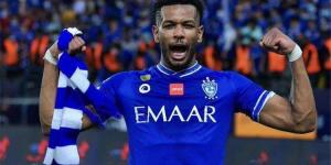 شاهد.. جماهير الهلال تصالح البليهي بهتافات عالية - أرض المملكة