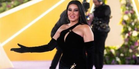 بـ «اللون الأسود».. سمية الخشاب تخطف الأنظار في Joy Awards - أرض المملكة