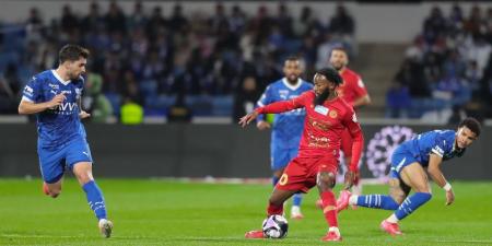 الاتحاد يخطف الصدارة: الهلال يتعادل أمام ضمك (2/2) في دوري روشن السعودي.. وضمك يواصل انتصاراته بالفوز على الأخدود بثنائية نظيفة - أرض المملكة