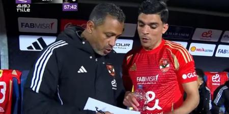 أشرف بن شرقي يظهر لأول مرة بقميص النادي الأهلي أمام الزمالك في الدوري المصري الممتاز - أرض المملكة