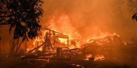 المغرب.. حريق ضخم يلتهم سوقًا شعبيًا في طنجة مخلفًا خسائر جسيمة.. فيديو - أرض المملكة