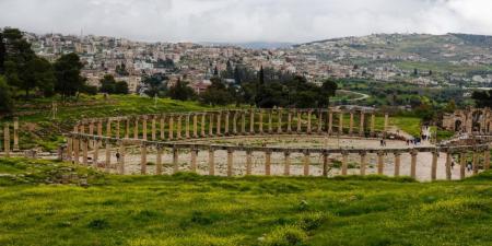 محافظ جرش يوجه بتوحيد اللجان الرقابية خلال شهر رمضان  - أرض المملكة