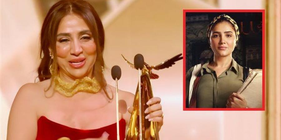 مها سليم تحصد جائزة أفضل مسلسل عن "نعمة الأفوكاتو" من joy awards - أرض المملكة