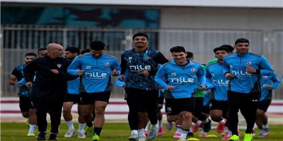 لاعبو الزمالك يحتفلون بعيد ميلاد حارس الفريق - أرض المملكة