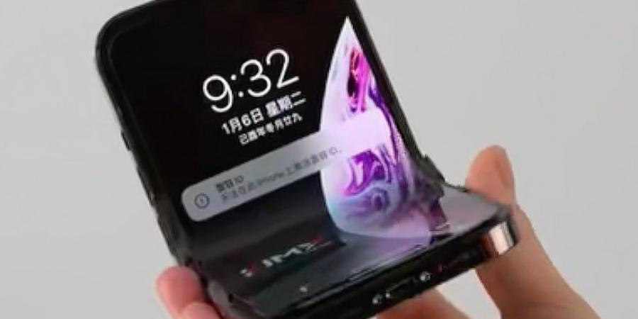 iPhone Flip قد يكون أول هاتف قابل للطي من أبل بحجم أكبر من Galaxy Z Flip أو Motorola Razr - أرض المملكة