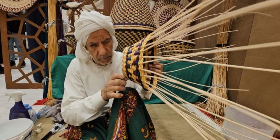 طلب متزايد على السلال الخشبية في يوم التأسيس - أرض المملكة