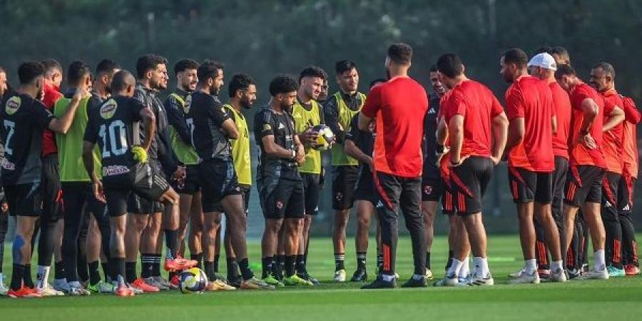 أبو علي وجراديشار في الهجوم.. تشكيل الأهلي أمام الزمالك - أرض المملكة