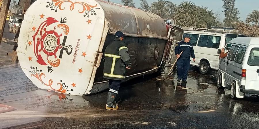 انقلاب سيارة مواد بترولية بطريق بلبيس/ العاشر - أرض المملكة