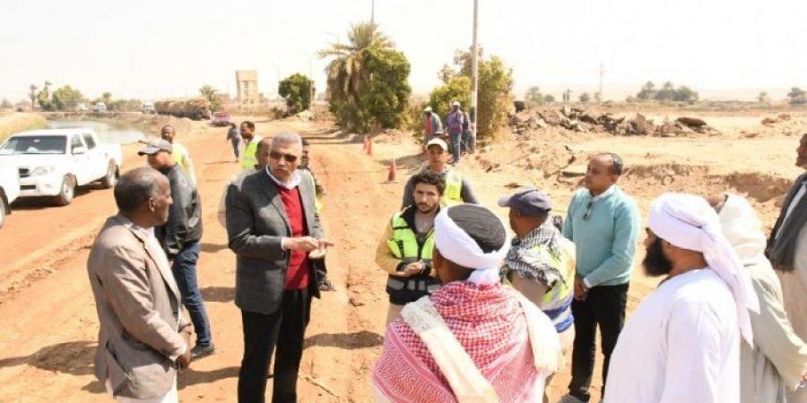 محافظ أسوان يُشدد على سرعة إنهاء مشروع الطريق الدائري بلانة بنصر النوبة - أرض المملكة